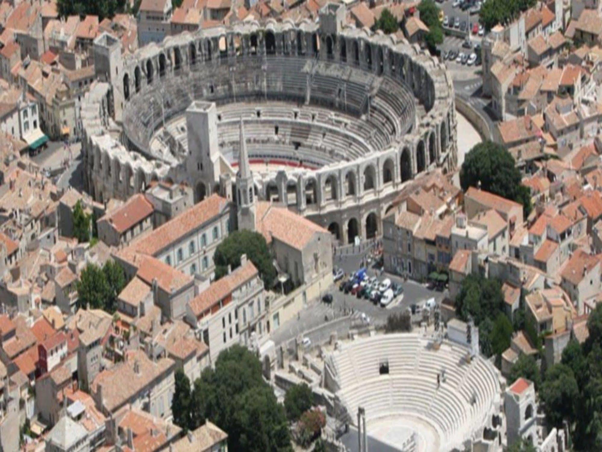 Brit Hotel Acacias Arles Luaran gambar