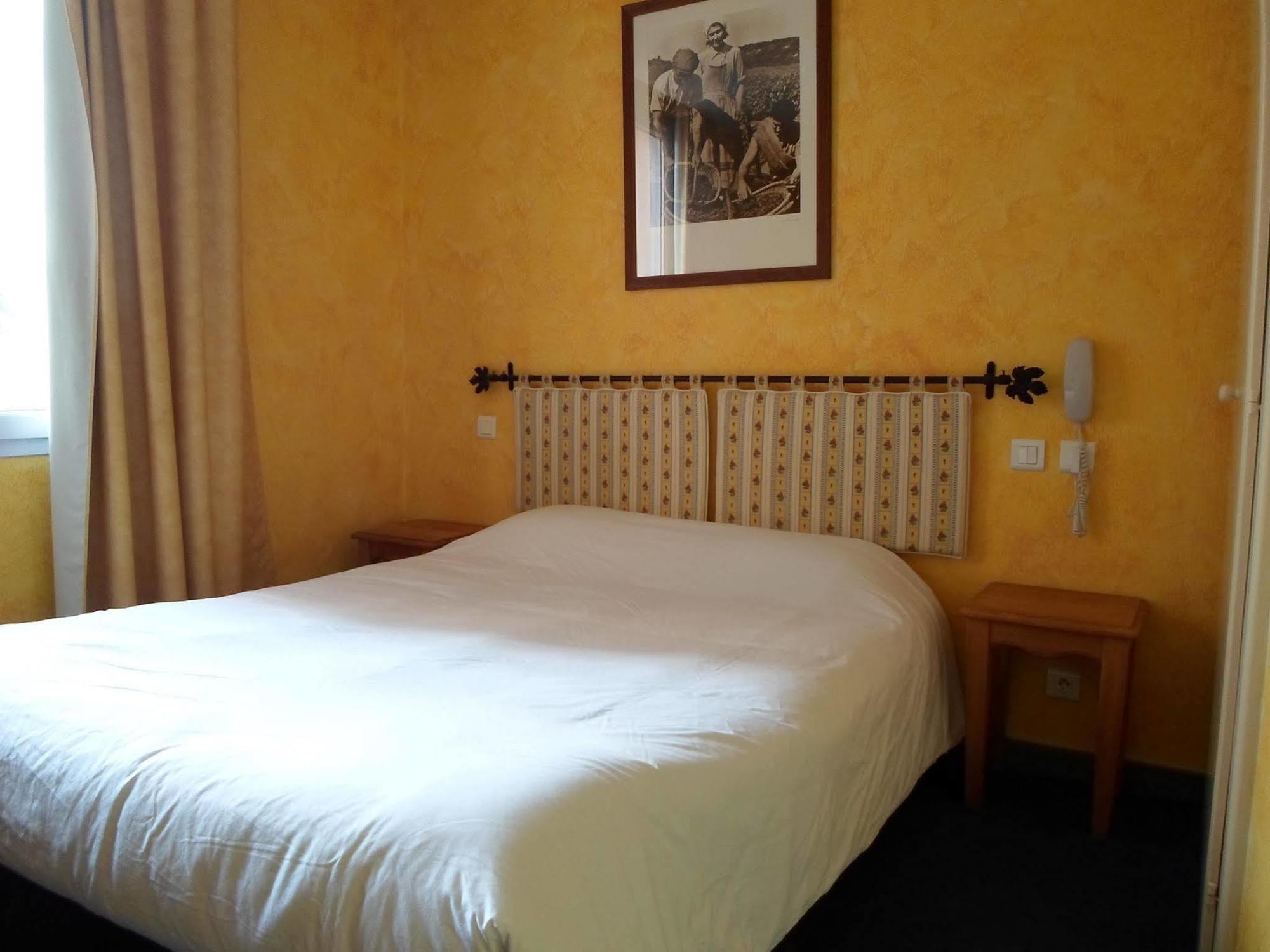 Brit Hotel Acacias Arles Luaran gambar